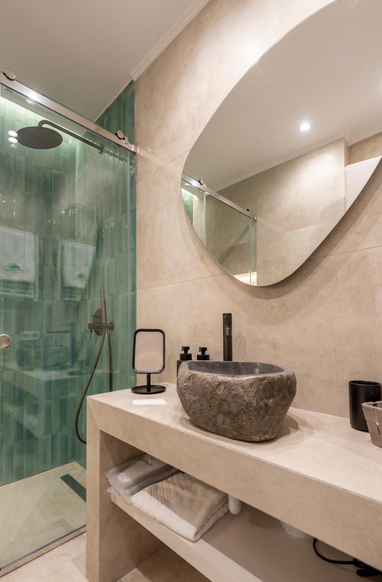 Derouse Eva Suite Jacuzzi & Sauna Athens Exterior photo
